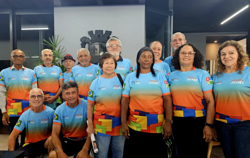 Ribeirão Pires entrega uniformes para atletas da melhor idade que disputarão o JOMI 2025