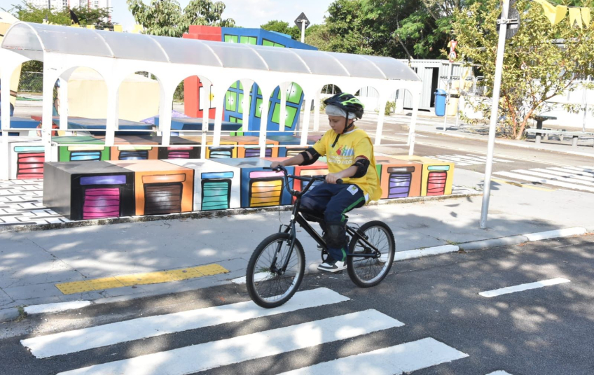Fundo Social de Solidariedade leva 260 crianças para atividades do Maio Amarelo
