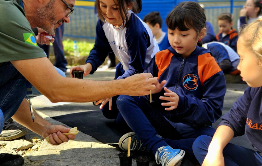 Estudantes de Ribeirão Pires plantam consciência ambiental no Dia da Mata Atlântica