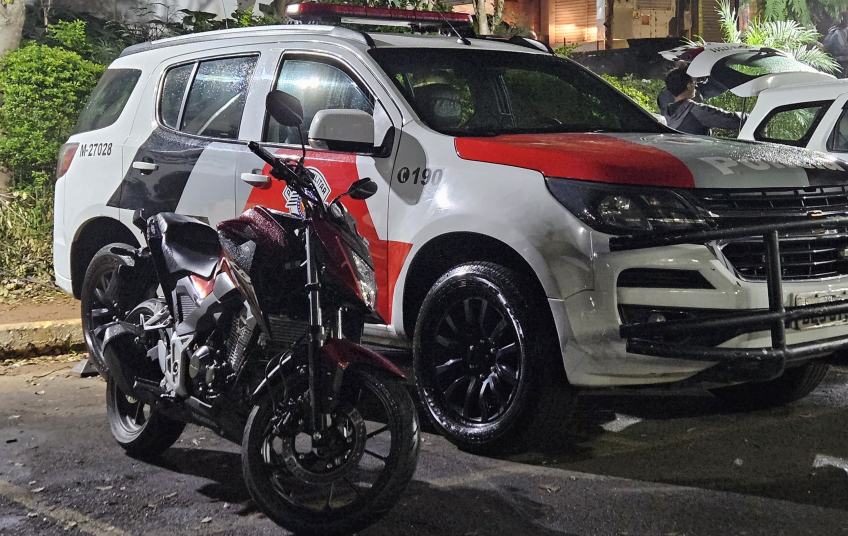 Menores são apreendidos após roubo de motocicleta na Zona Sul