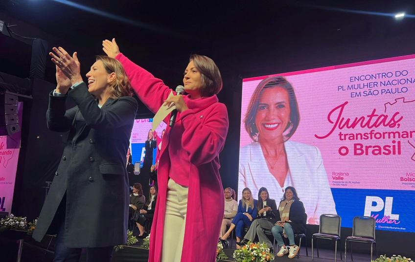 Com Michelle Bolsonaro e Rosana Valle, PL Mulher reúne multidão em Guarulhos-SP; Bolsonaro participa por chamada de vídeo