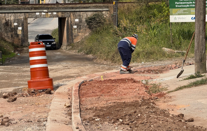 Prefeitura de Ribeirão Pires avança com obras de pavimentação no Jardim Aprazível e Vila Luzitânia