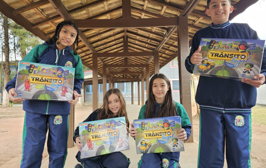 Prefeitura de Ribeirão Pires distribui jogos de tabuleiro para educação de trânsito nas escolas