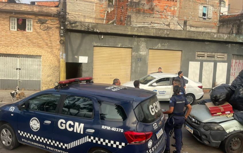 Conselho Tutelar e GCM de encerram ponto de uso de drogas por adolescentes no Jardim Itapark