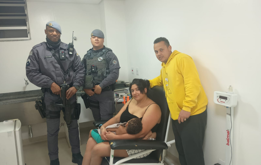 Policiais militares salvam criança engasgada na zona sul de São Paulo