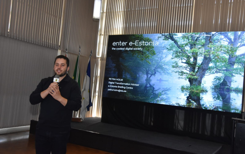 Santo André recebe representante da Estônia para troca de experiências sobre digitalização
