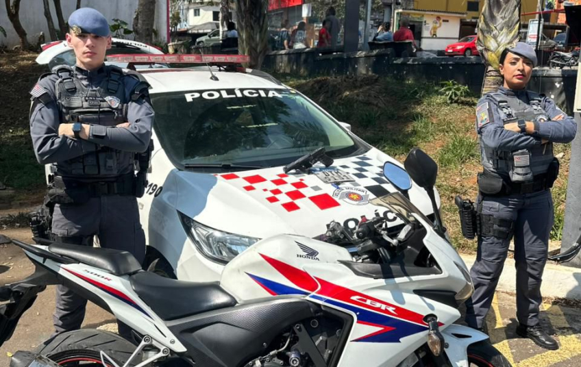 Motocicleta roubada é recuperada e dois envolvidos são levados à delegacia na zona sul de São Paulo