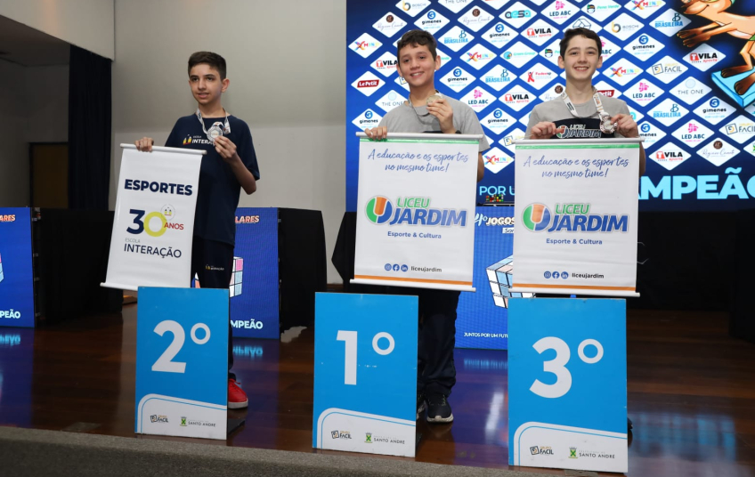 Competição de cubo mágico lidera inovação nos Jogos Escolares de Santo André