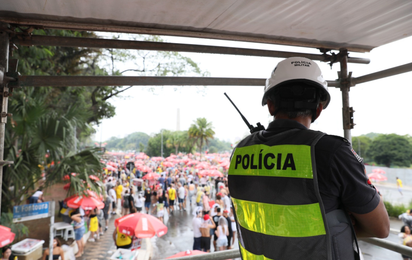 Monitoramento em tempo real e mais de 5 mil PMs por dia reforçam segurança no Carnaval de São Paulo