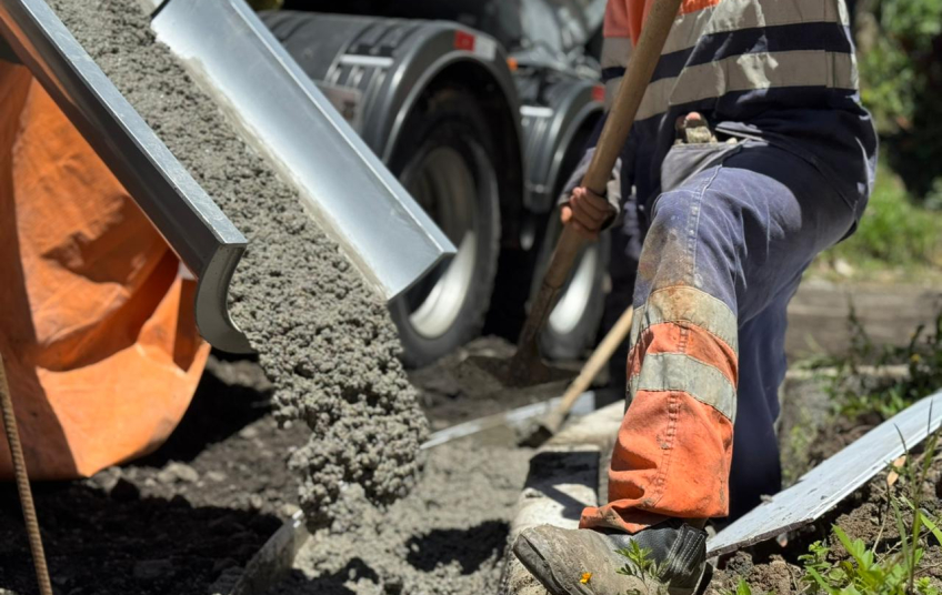 Obras de pavimentação avançam na Avenida Flórida, no Jardim Santista