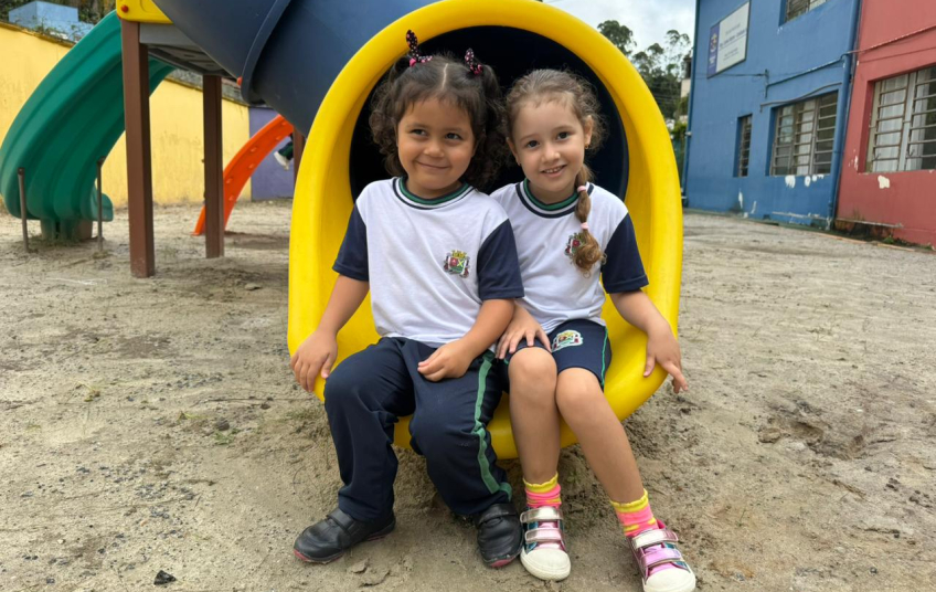 Prefeitura amplia espaços de lazer e aprendizagem com novos parquinhos nas escolas municipais