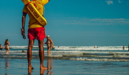Bombeiros salvam mais de 340 vítimas de afogamento durante o Carnaval no litoral paulista